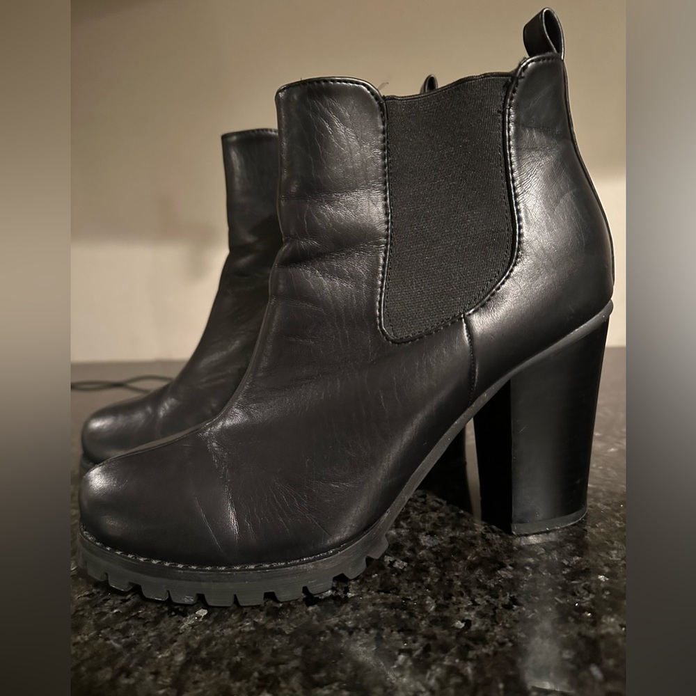 Chinese Laundry Chunky Leather Ankle Boots size 8